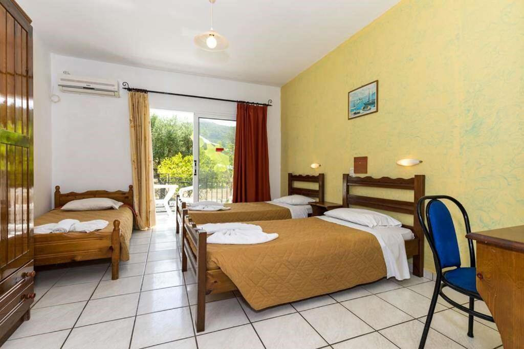 Rainbow Apartments Kalamaki  Luaran gambar
