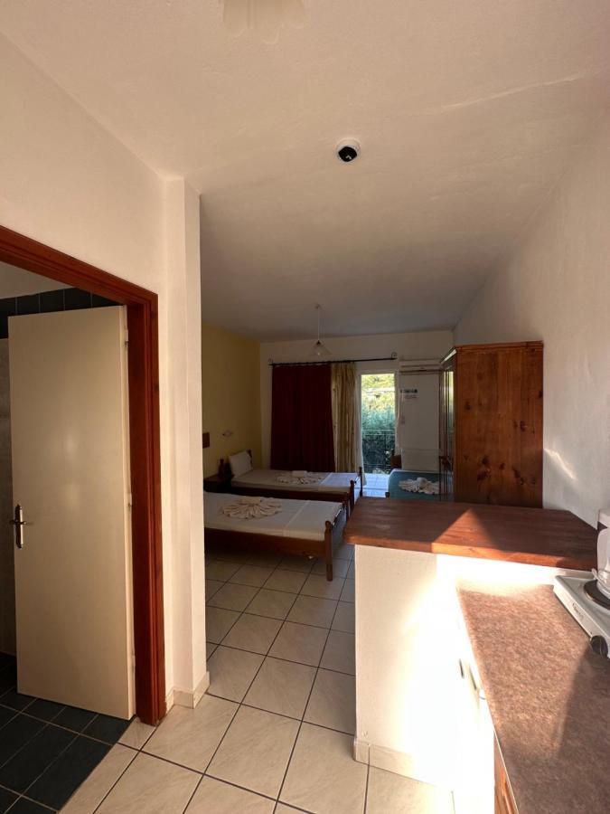 Rainbow Apartments Kalamaki  Luaran gambar